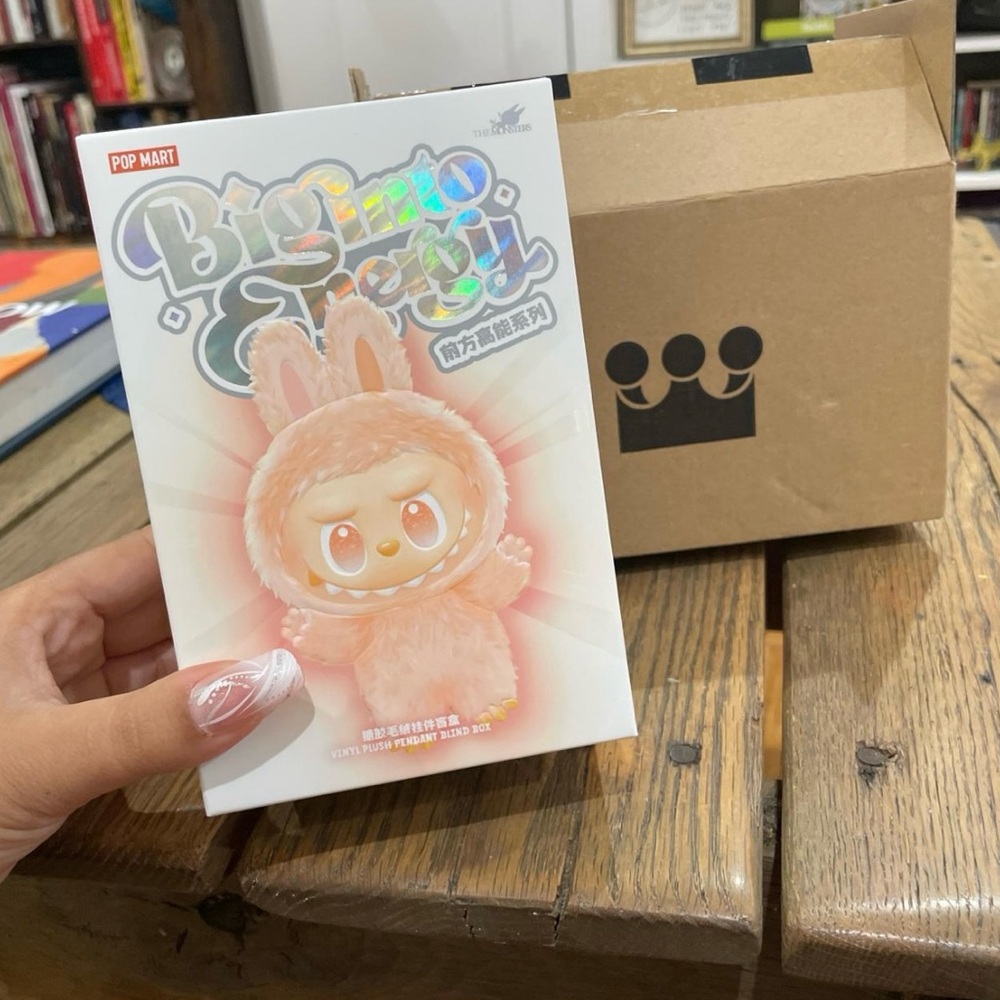 Big Into Energy LUCK Labubu Popmart (Unopened)